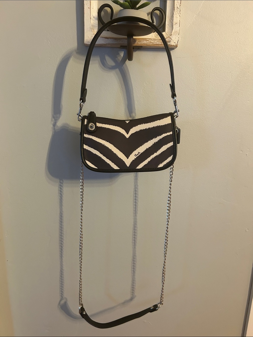 Coach Swinger Bag 20Black and White Zebra-Print Convertible Crossbody